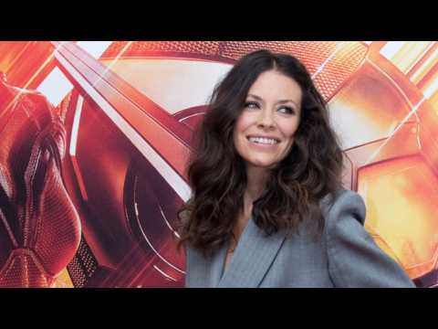 VIDEO : Producers Of 'Lost Apologize To Evangeline Lilly Over Partially Nude Scene