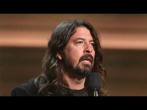 VIDEO : Dave Grohl Recalls Jamming With Prince