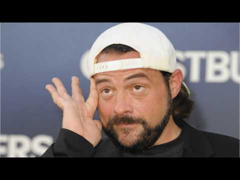 VIDEO : Kevin Smith Shows Off His Impressive Weight Loss Six Months After His Heart Attack