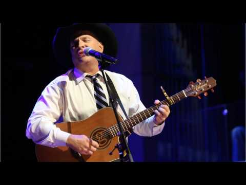 VIDEO : Garth Brooks Announces Brand New Live Album