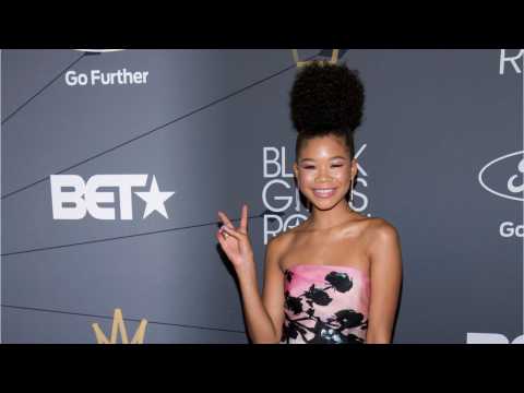 VIDEO : Beautiful Red Carpet Curly Hair