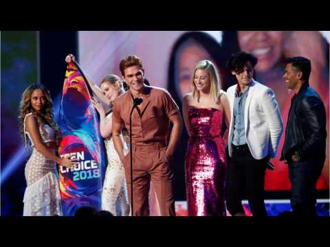 VIDEO : Season 3 Teaser of Riverdale Has Fans Freaking Out