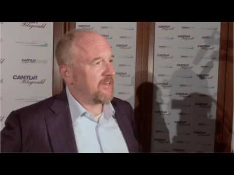 VIDEO : Louis CK Performs 1st Time After Accusations