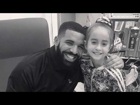 VIDEO : Drakes Visit Little Girl In Hospital