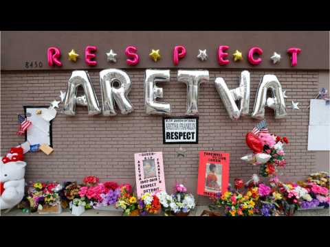 VIDEO : Fans of Aretha Franklin To Pay Repects In Detroit