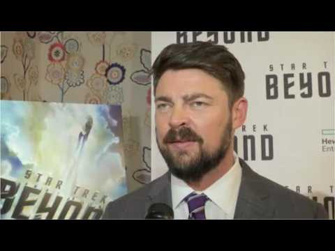 VIDEO : Karl Urban Talks R-Rated Tarantino Star Trek Movie