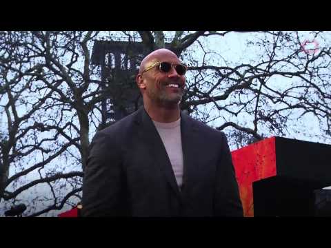 VIDEO : Dwayne Johnson Gives Thumbs Up To Jeffrey Dean Morgan Lobo