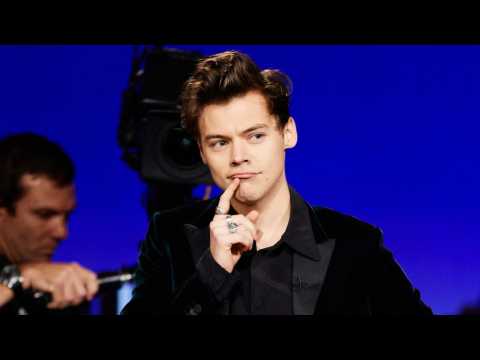 VIDEO : Harry Styles On Being Gay