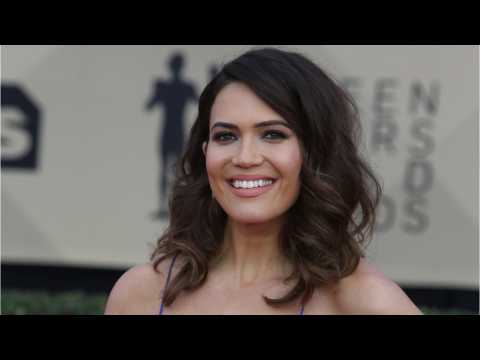 VIDEO : Mandy Moore Is Making A Singing Comeback
