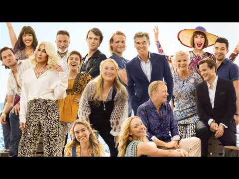 VIDEO : 'Mamma Mia!' Sing-Along Stuns Fans