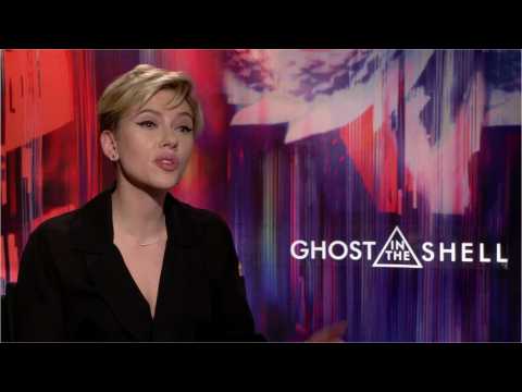VIDEO : Scarlett Johansson Backs Out Of Role As Transgender Man