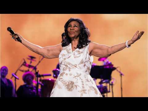 VIDEO : Aretha Franklin Gravely Ill, Visited By Stevie Wonder, Jesse Jackson