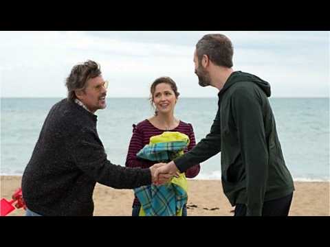 VIDEO : Critics Lukewarm On ?Juliet, Naked?