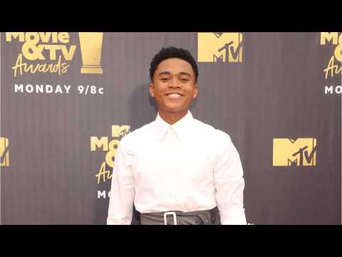 VIDEO : 'IT' Stars Chosen Jacobs & Bill Skarsgard Perform On 'Castle Rock'