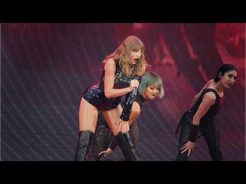 VIDEO : Taylor Swift Is Worth $300 Million