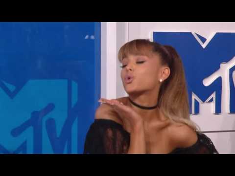 VIDEO : Ariana Grande Whips Out Her Celine Dion Impression on ?Carpool Karaoke?