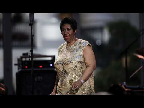 VIDEO : Story Behind Aretha Franklin's Purse