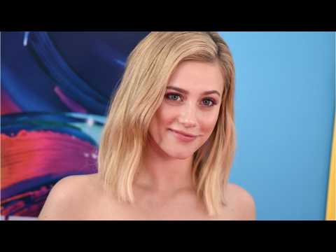 VIDEO : 'Riverdale' Stars Hacked!