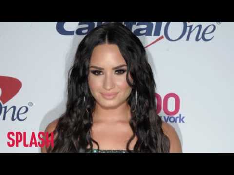 VIDEO : Demi Lovato fired sober coach before suspected overdose
