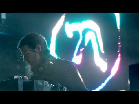 VIDEO : Aphex Twin Releases New Video For ?T69 Collapse?