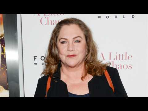 VIDEO : Kathleen Turner Gets Real In New Invterview