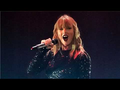 VIDEO : Taylor Swift's Surprise Guest