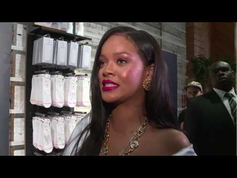 VIDEO : Rihanna British Vogue Cover Recreated By Fan