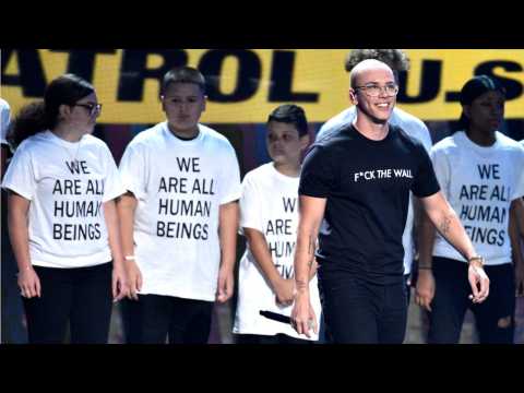 VIDEO : Logic Protests Family Separation At 2018 MTV VMAs