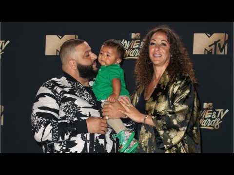 VIDEO : DJ Khaled's Entire Family Arrives at VMA's