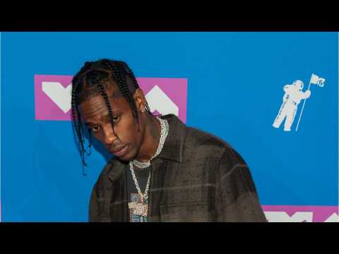 VIDEO : Travis Scott Joined By James Blake At VMA's