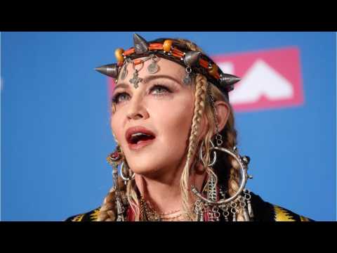 VIDEO : Madonna Blasted For Rambling, Self-Centered VMA Tribute To Aretha Franklin