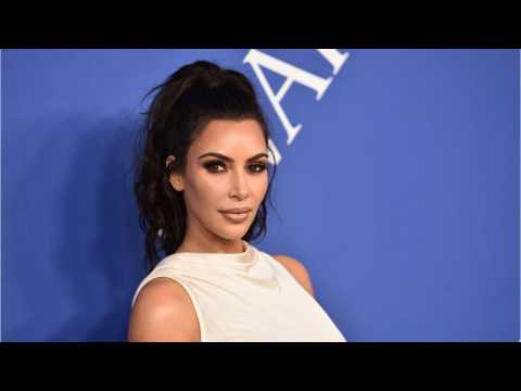 VIDEO : Is Kim Kardashian Trying To Bring The 90's Back?