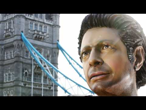 VIDEO : Shirtless Statue Of Jeff Goldblum Appears In London