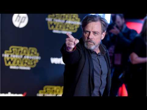 VIDEO : Mark Hamill Trolls 'Star Wars' Fans