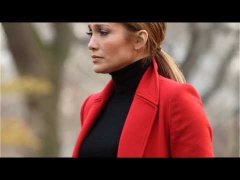 VIDEO : Jennifer Lopez, Leah Remini Share The Screen In 'Second Act'