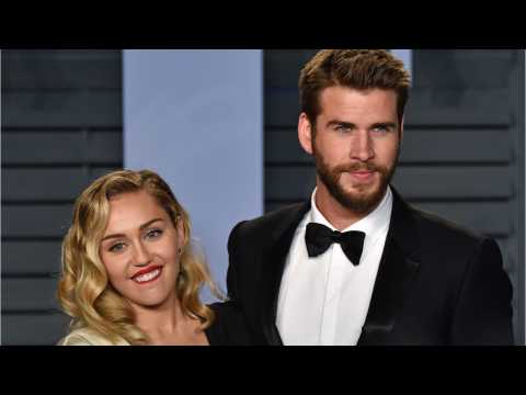 VIDEO : Miley Cyrus And Hemsworth May Have Called Off Wedding B.C. Of Kids