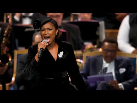 VIDEO : Jennifer Hudson Performs At Aretha Franklin's Funeral