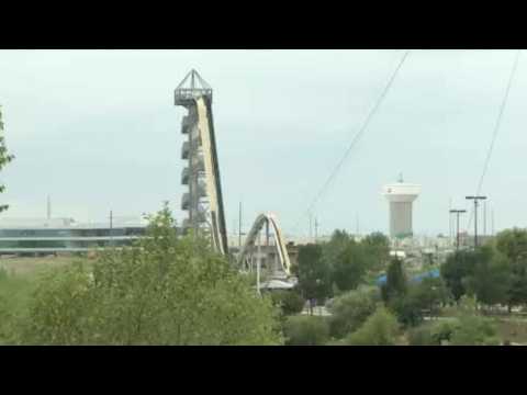 VIDEO : Amusement Parks In Winter