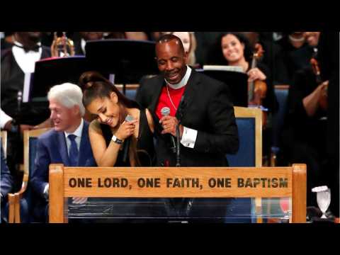 VIDEO : Bishop Who Presided Over Aretha Franklin's Funeral Apologizes To Ariana Grande