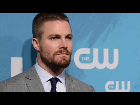 VIDEO : 'Arrow's Stephen Amell Earned Less Than Co-Stars