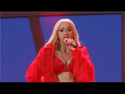 VIDEO : Cardi B And Nicki Call A Truce