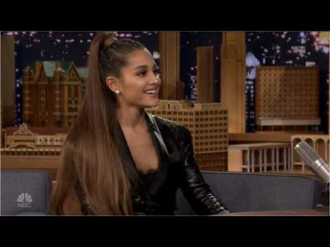 VIDEO : Ariana Grande Performs First Time Since Dumping Pete