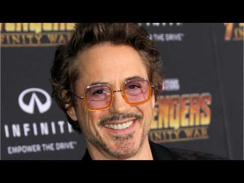 VIDEO : Robert Downey Jr. Shows Off New Iron Man Helmet