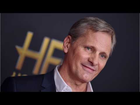 VIDEO : Viggo Mortensen Gives Tips To New Lord Of The Rings Series Cast