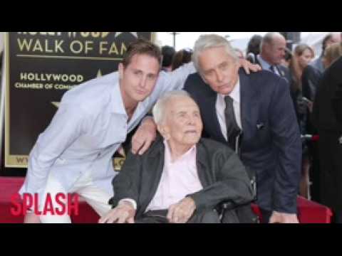 VIDEO : Michael Douglas receives Hollywood Walk of Fame star
