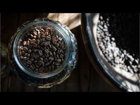 VIDEO : Great Holiday Gifts For Coffee Lovers