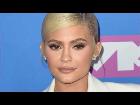 VIDEO : Kylie Jenner Releases Adorable PIcs Of Baby Stormi
