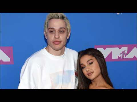 VIDEO : Ariana Grande Covered Up A Pete Davidson Tattoo With A Tribute To Mac Miller