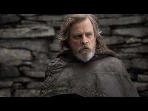 VIDEO : Luke Skywalker's 1977 Lightsabre Goes Up For Auction