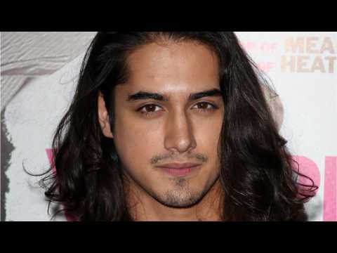 VIDEO : 'Zombieland 2' Adds Avan Jogia